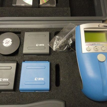 fespizz_szin_es_fenyesseg_mero